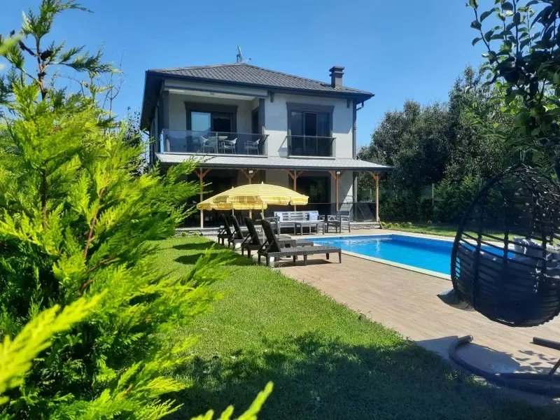 Villa Alaska